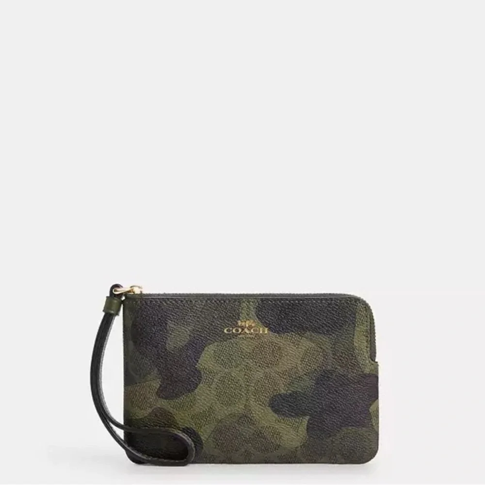 Coach elegant wristlet